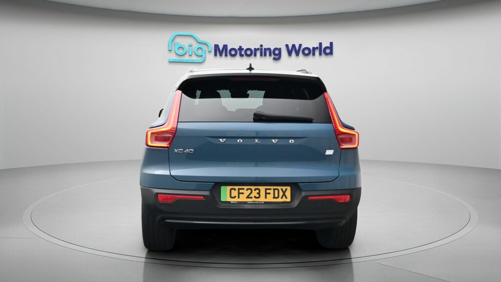 Volvo XC40 Plus Blue #6