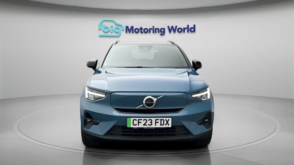 Volvo XC40 Plus Blue #2