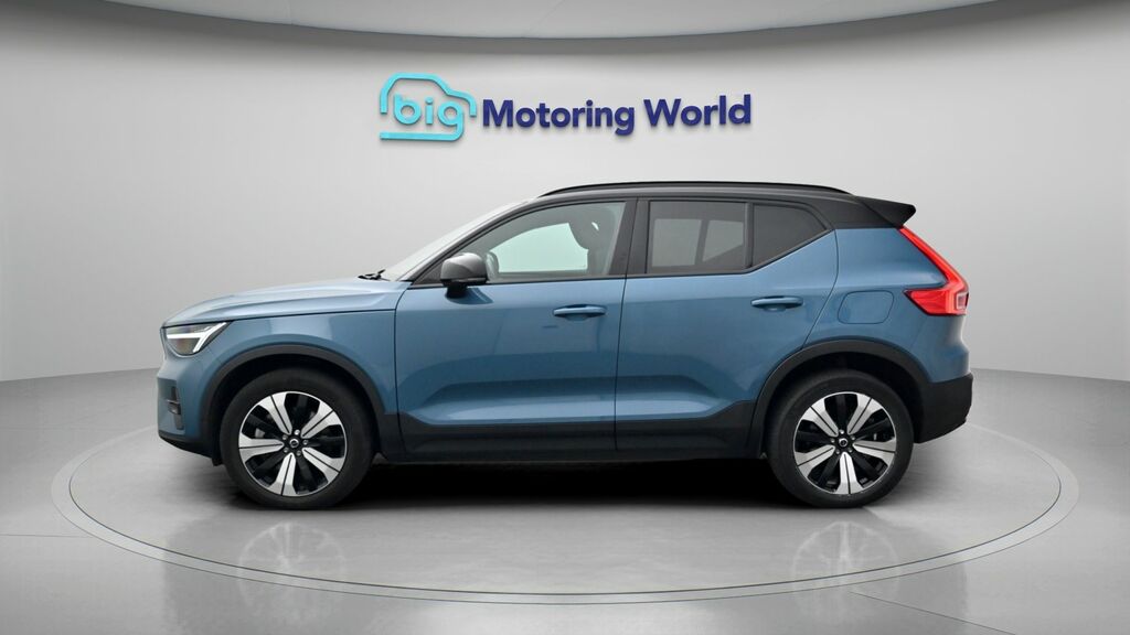 Volvo XC40 Plus Blue #4