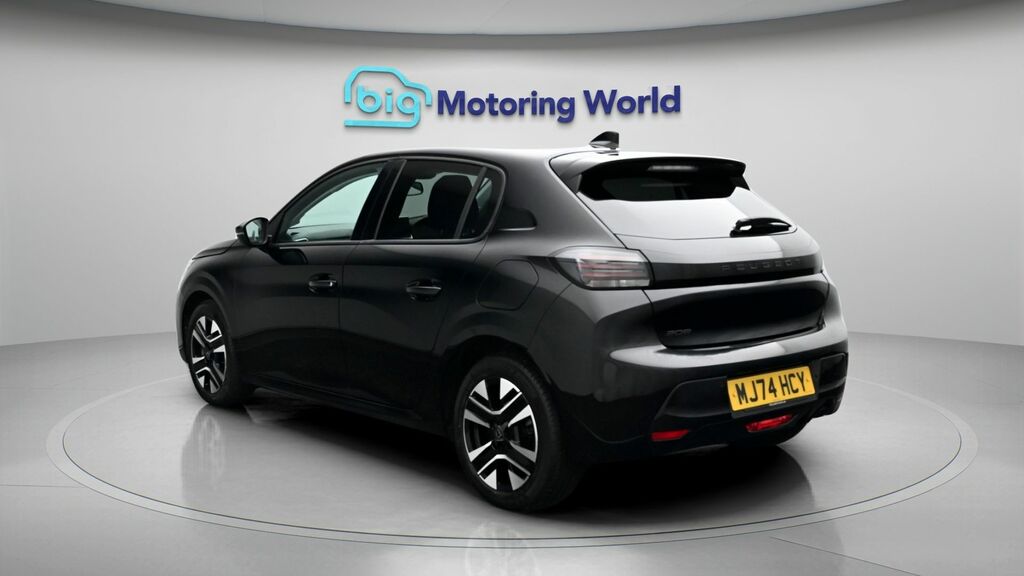 Peugeot 208 Allure Black #5