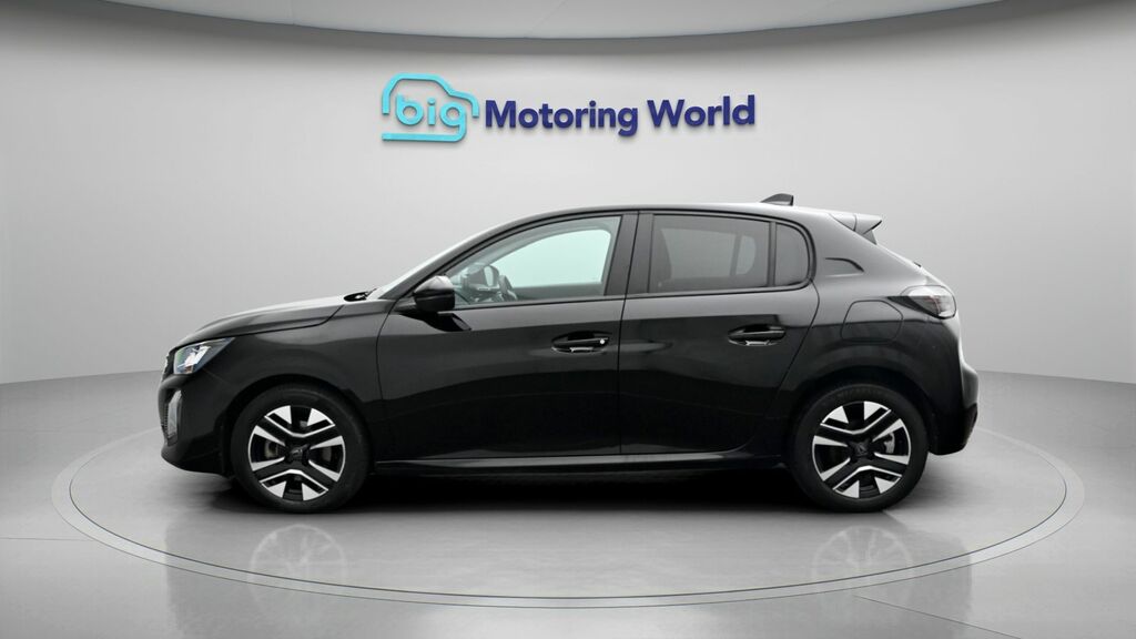 Peugeot 208 Allure Black #4