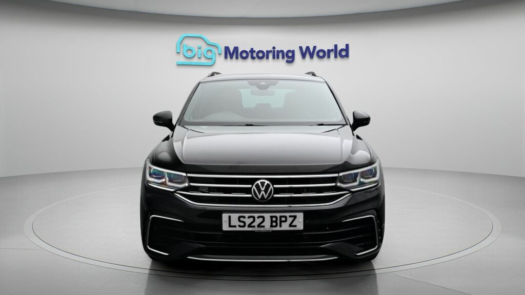 Volkswagen Tiguan R-line LS22BPZ Black #2