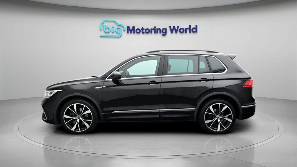 Volkswagen Tiguan R-line LS22BPZ Black #4