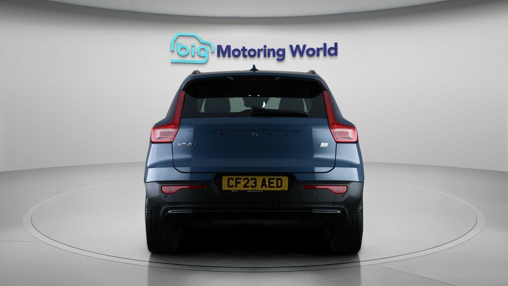 Volvo XC40 Plus Blue #6