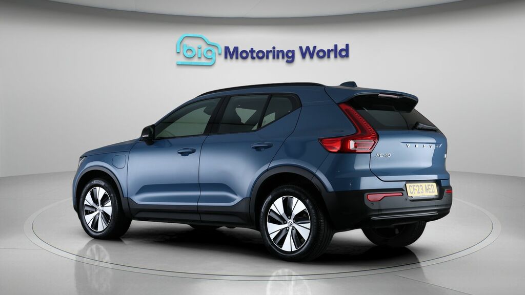 Volvo XC40 Plus Blue #5