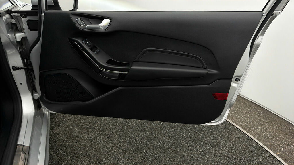 Ford Fiesta St-line Vignale CJ22OJW Silver #6