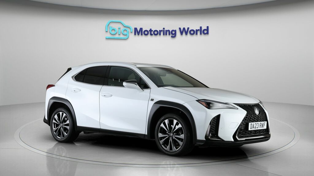 Lexus UX F Sport Design White