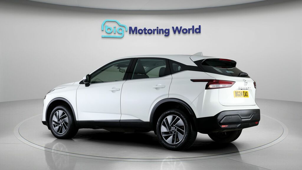 Nissan Qashqai Acenta Premium BG24EAO White #5