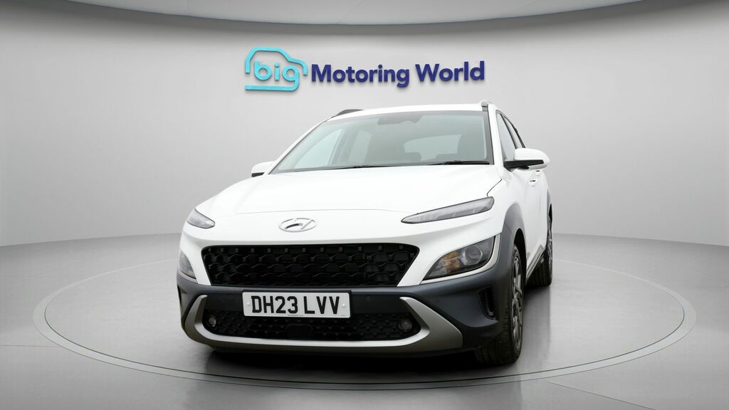 Hyundai Kona Premium DH23LVV White #2