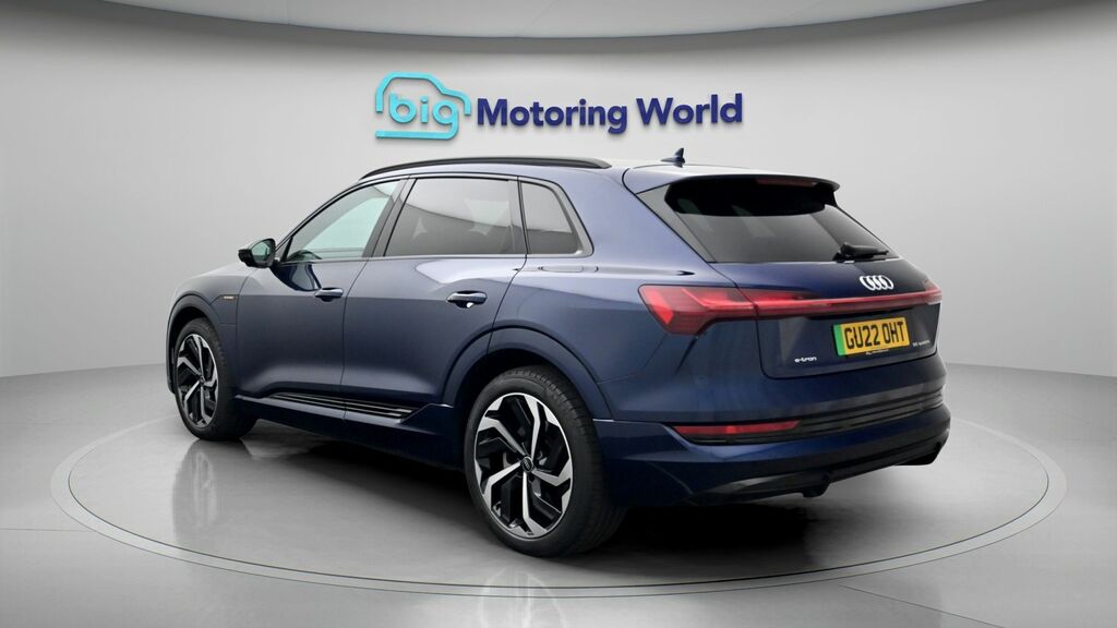 Audi E-tron Black Edition Blue #5