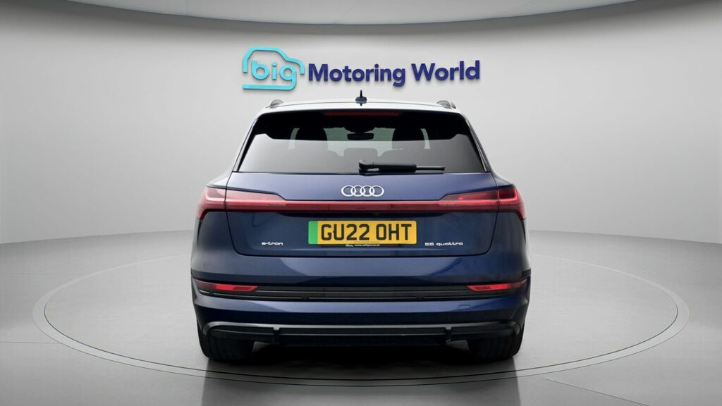 Audi E-tron Black Edition Blue #6