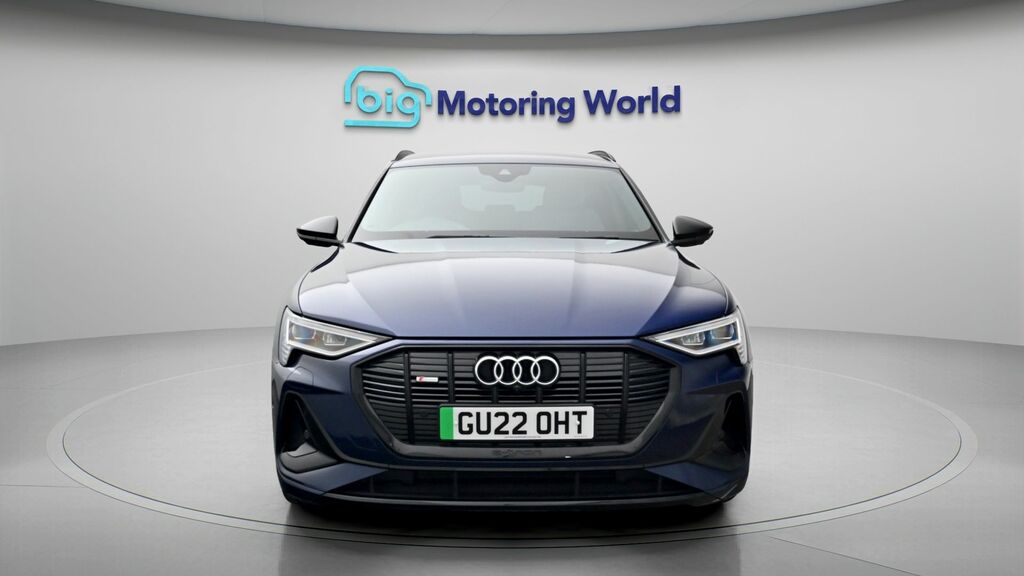 Audi E-tron Black Edition Blue #2