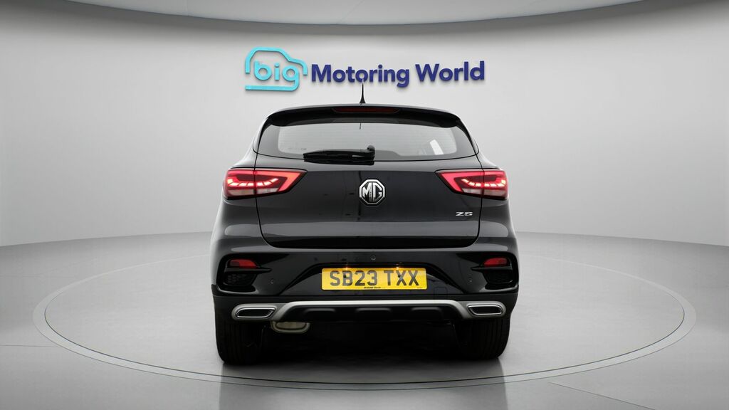MG ZS Excite Black #6