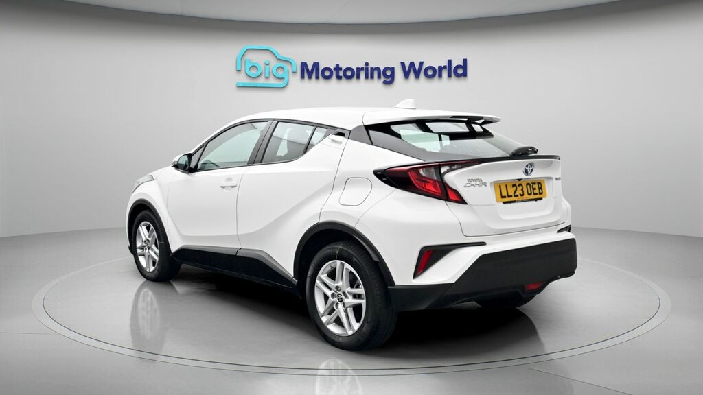 Toyota C-Hr Icon LL23OEB White #5