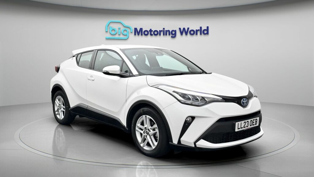 Toyota C-Hr Icon White