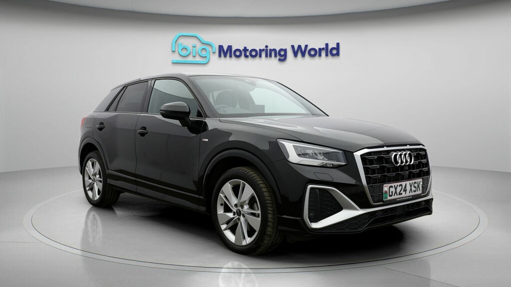 Audi Q2 S Line Black