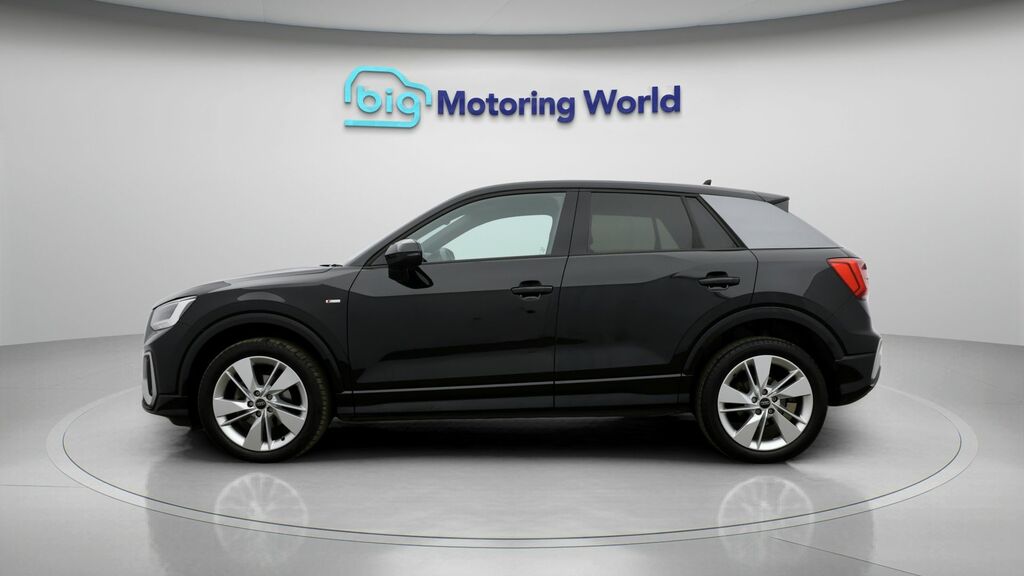 Audi Q2 S Line GX24XSK Black #4
