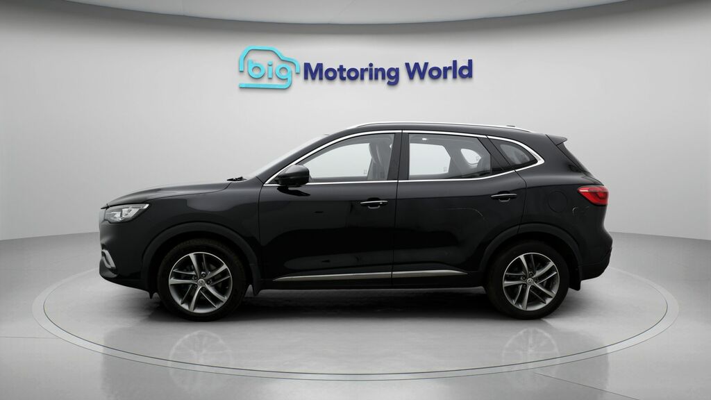 MG HS Exclusive Black #4