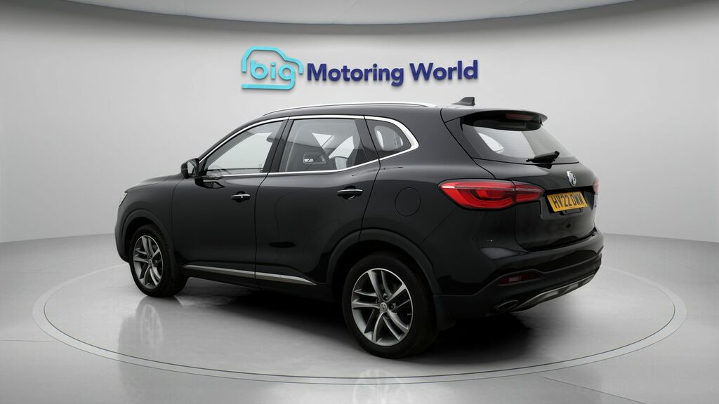 MG HS Exclusive Black #5