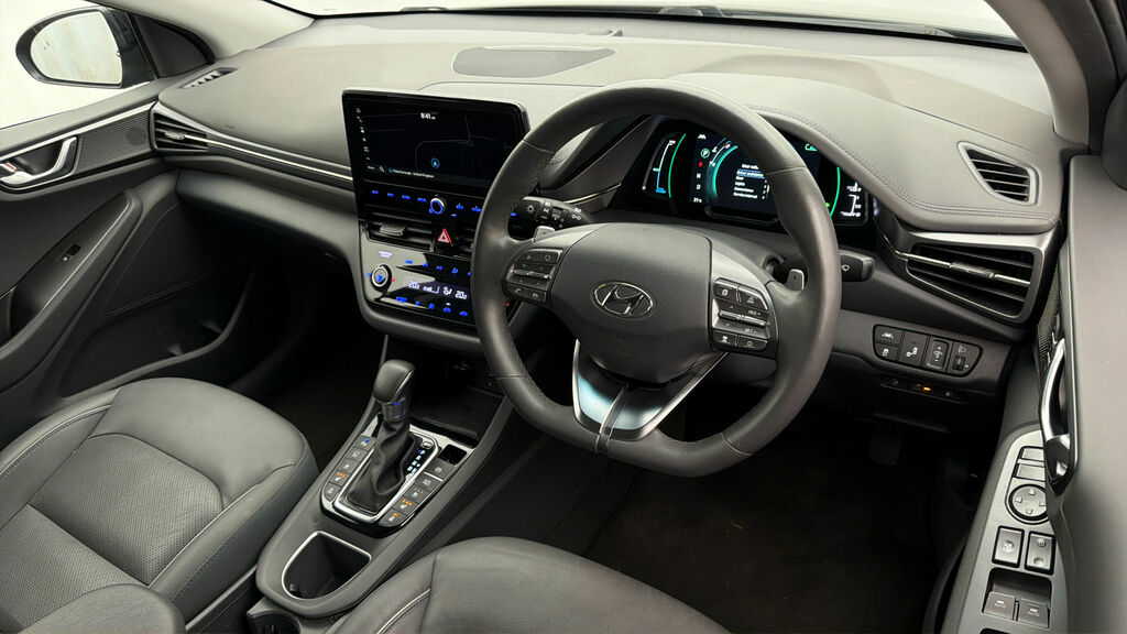 Hyundai Ioniq Hatchback White #9