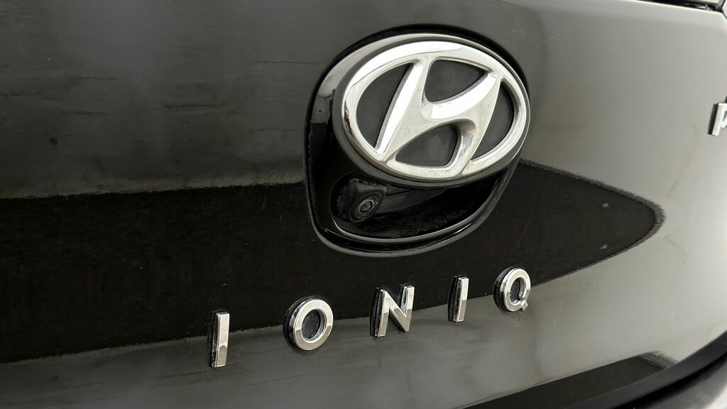 Hyundai Ioniq Hatchback White #19
