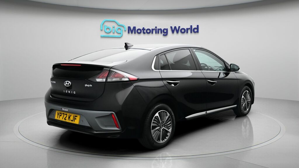 Hyundai Ioniq Hatchback White #7