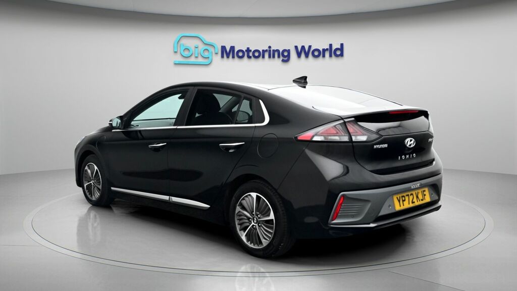 Hyundai Ioniq Hatchback White #5