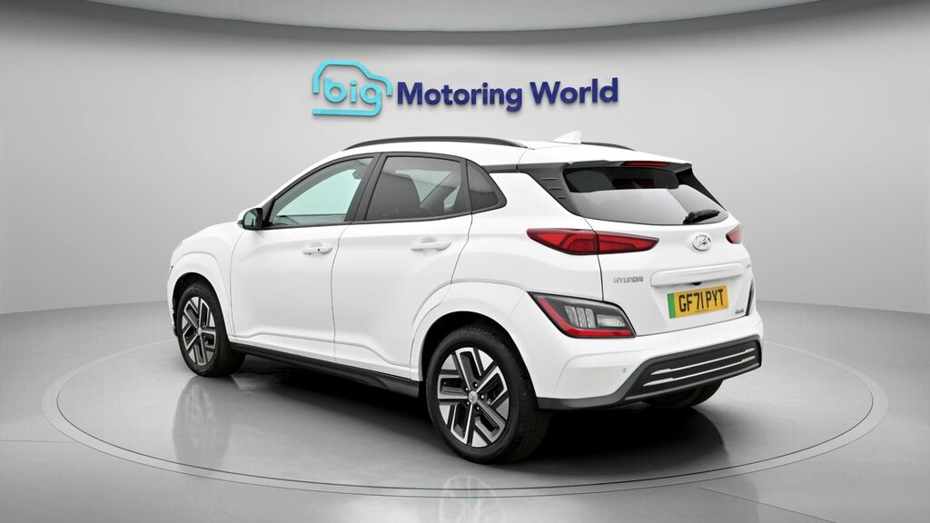 Hyundai Kona Premium White #5