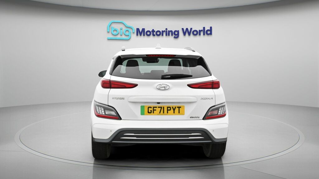 Hyundai Kona Premium White #6