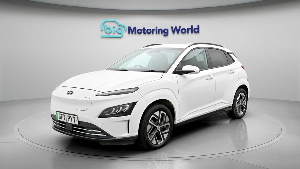 Hyundai Kona Premium White #3