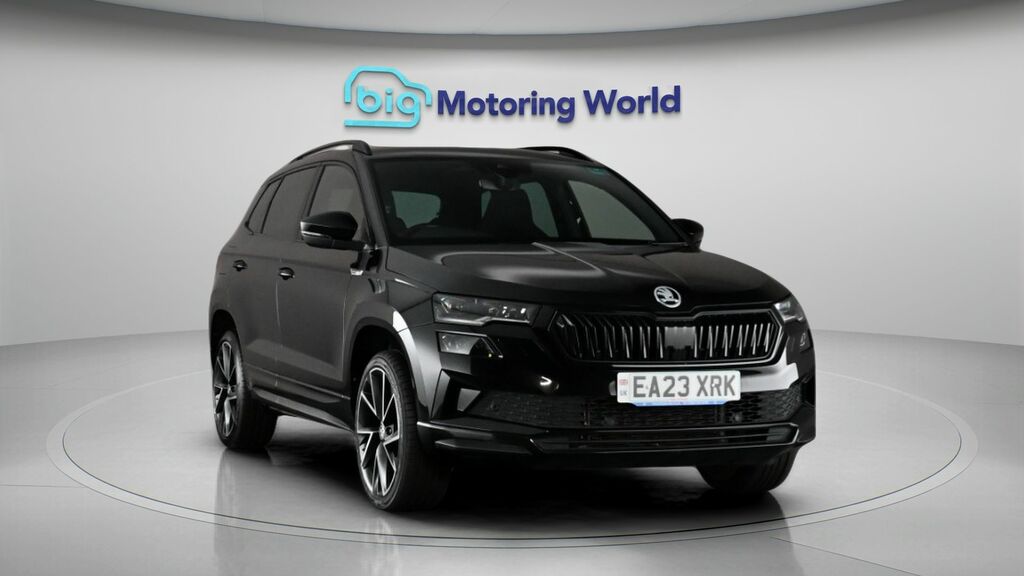 Skoda Karoq Sportline Black #2