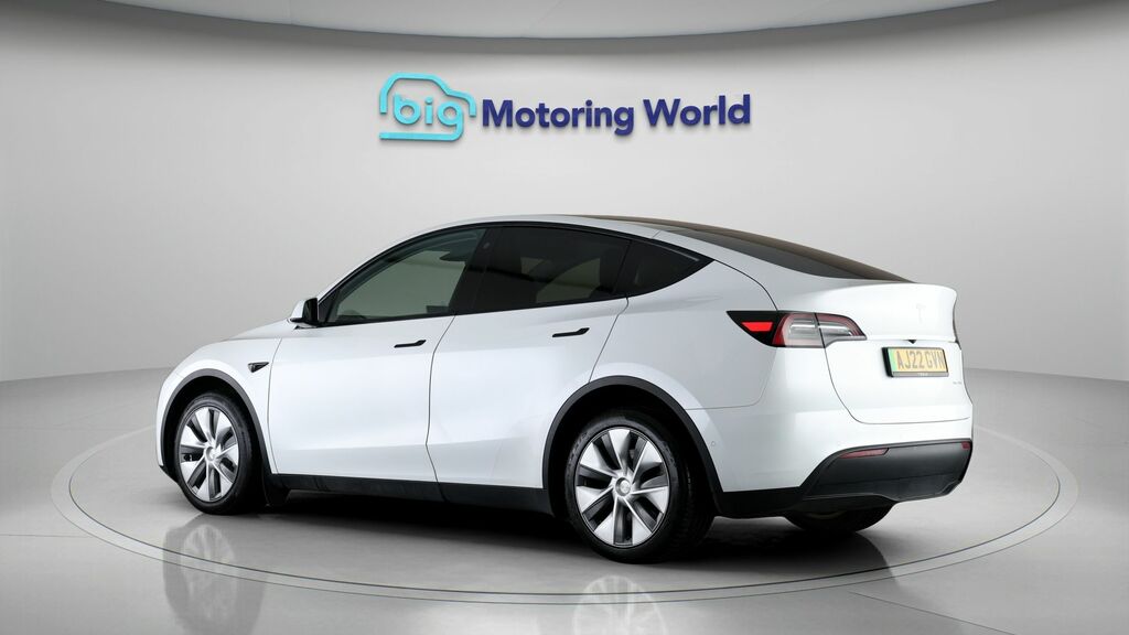 Tesla Model Y Long Range AJ22GVN White #5