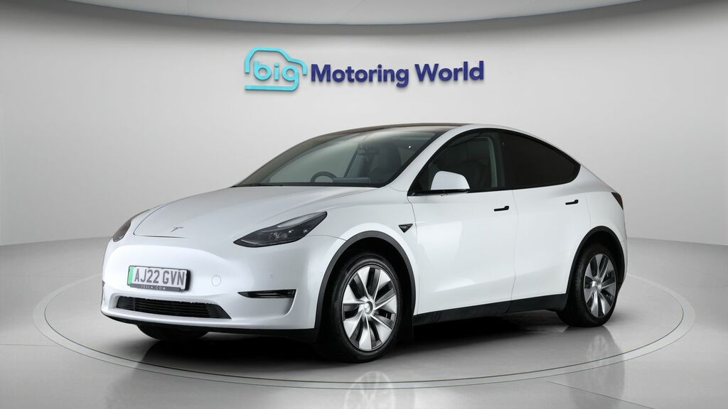 Tesla Model Y Long Range AJ22GVN White #3