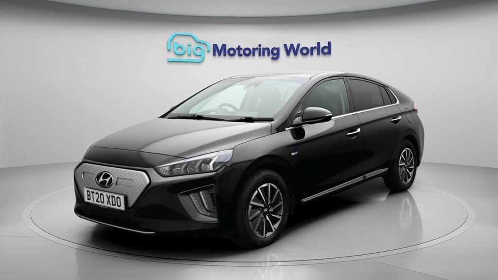 Hyundai Ioniq Premium Se Black #3