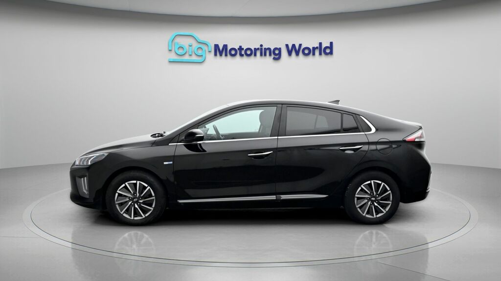 Hyundai Ioniq Premium Se Black #4