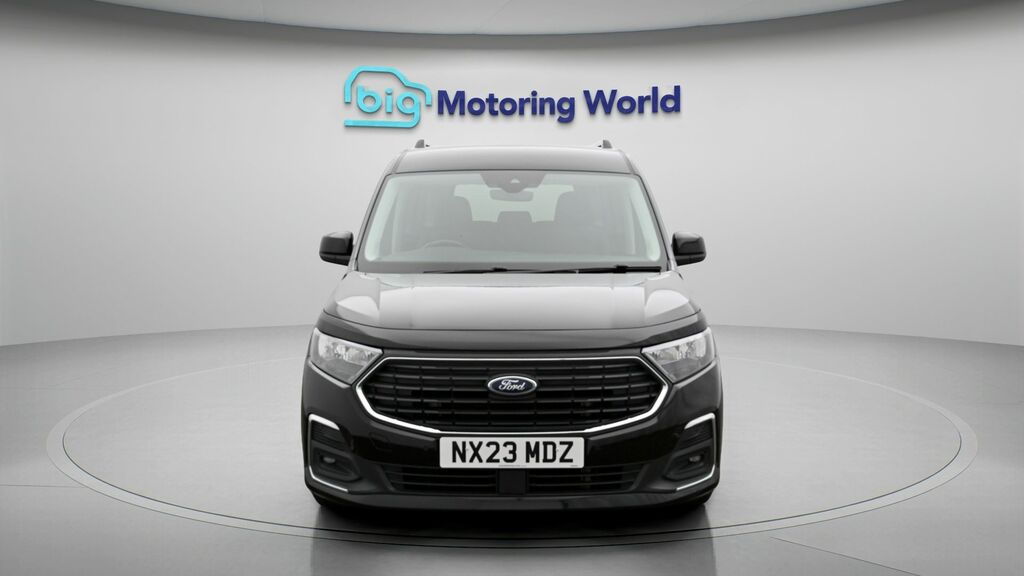 Ford Grand Tourneo Connect Titanium Black #2