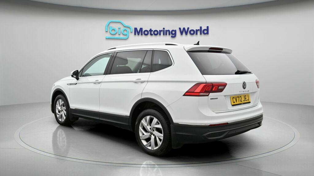 Volkswagen Tiguan Allspace Life White #5