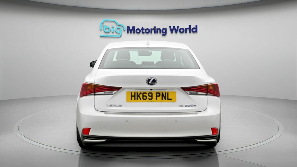 Lexus IS Is 300H Cvt White #6