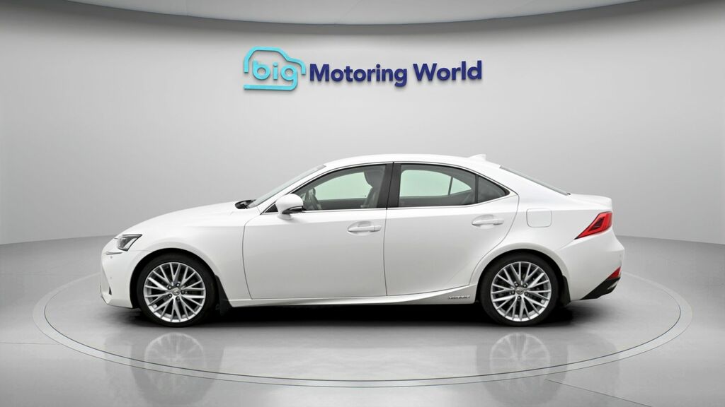 Lexus IS Is 300H Cvt White #4