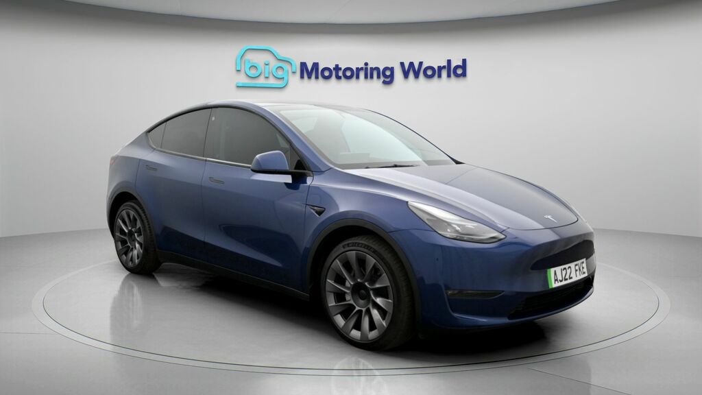 Tesla Model Y Long Range Blue