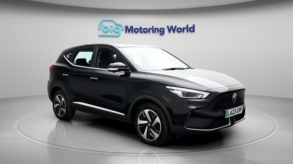 MG ZS Se Long Range Black