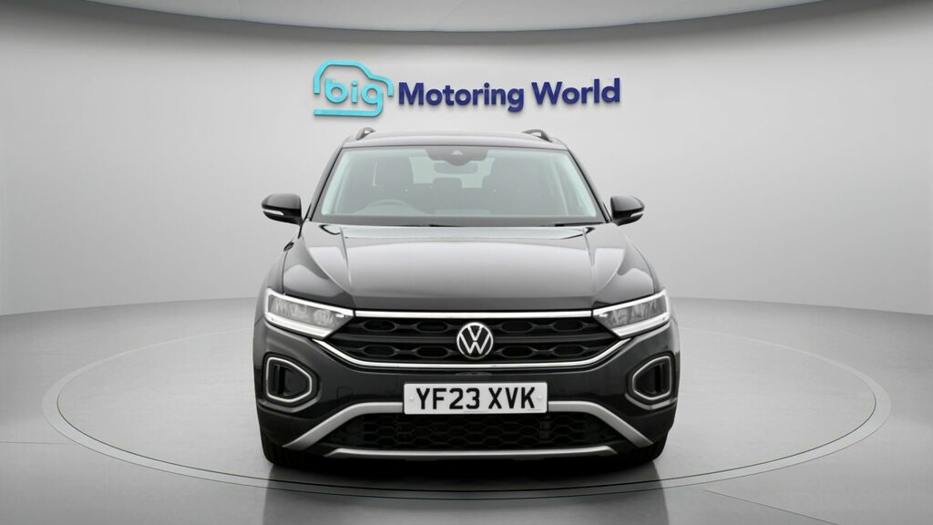 Volkswagen T-Roc Life YF23XVK Black #2