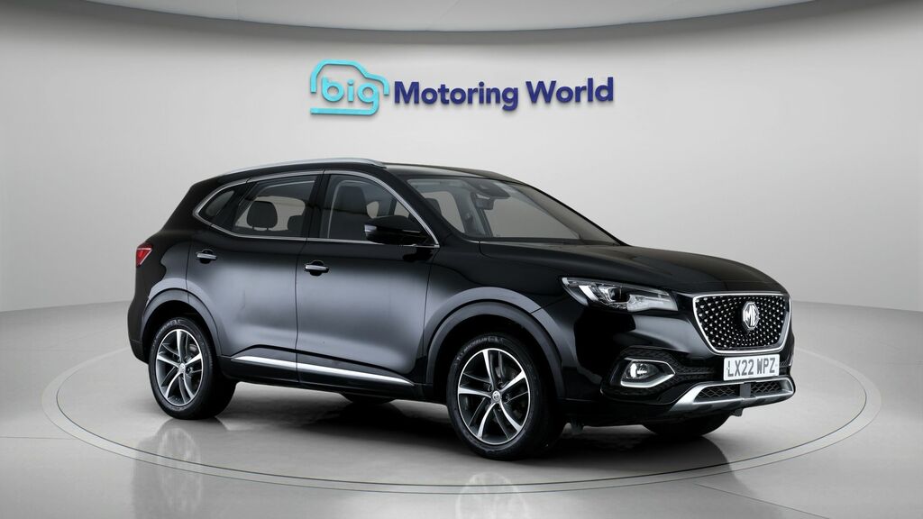 MG HS Exclusive LX22WPZ Black