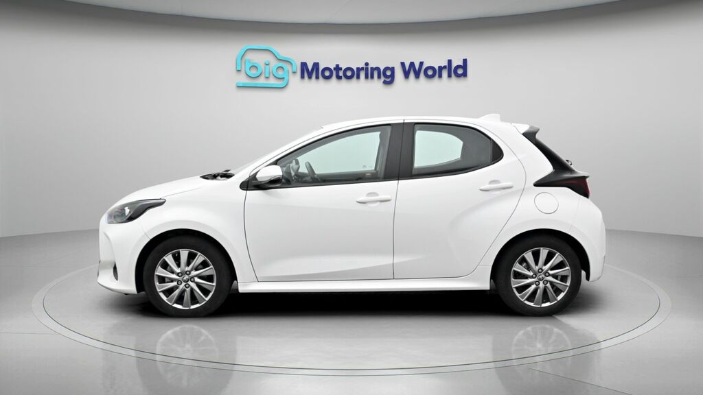 Toyota Yaris Icon GL73LNV White #4