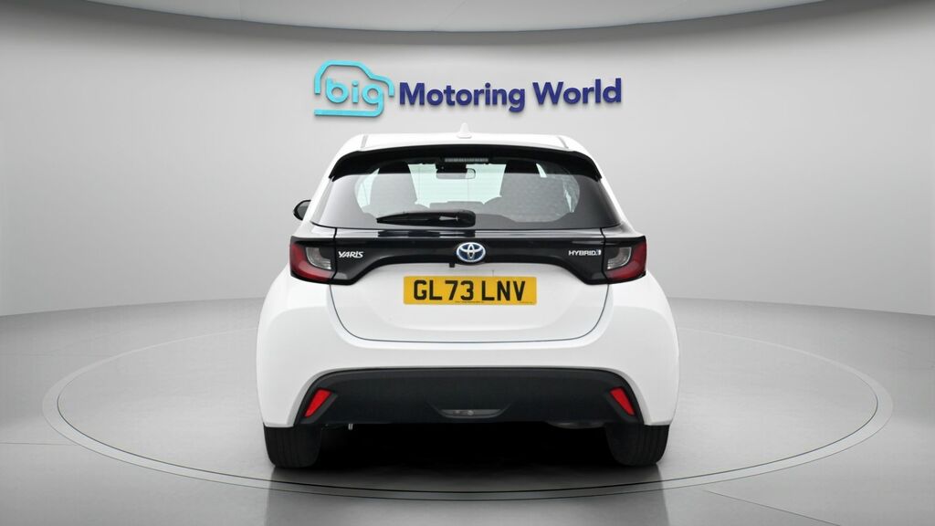 Toyota Yaris Icon GL73LNV White #6