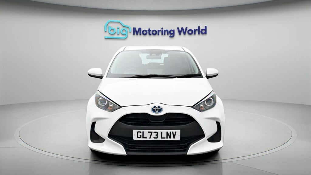 Toyota Yaris Icon GL73LNV White #2