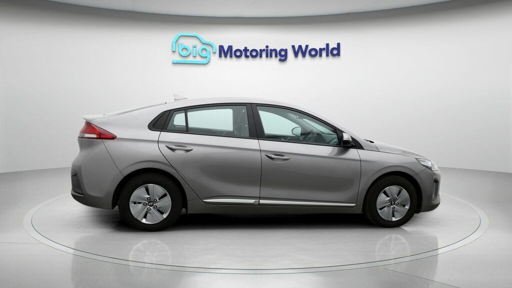 Hyundai Ioniq Hatchback Blue #8