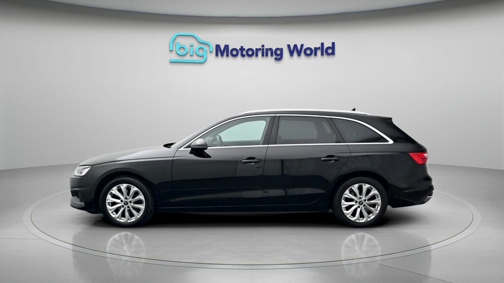 Audi A4 Avant Technik Black #4