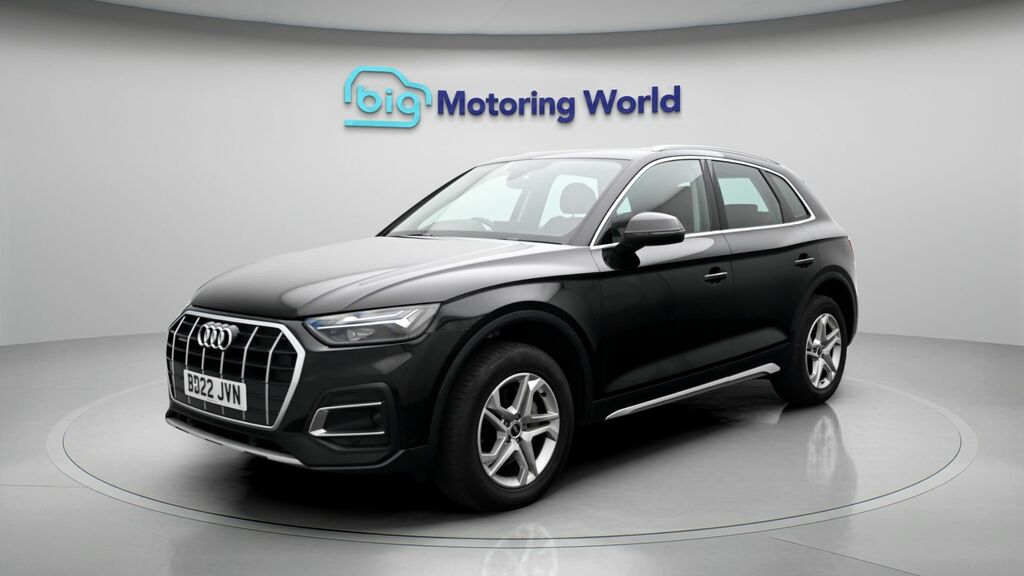 Audi Q5 Sport Black #3