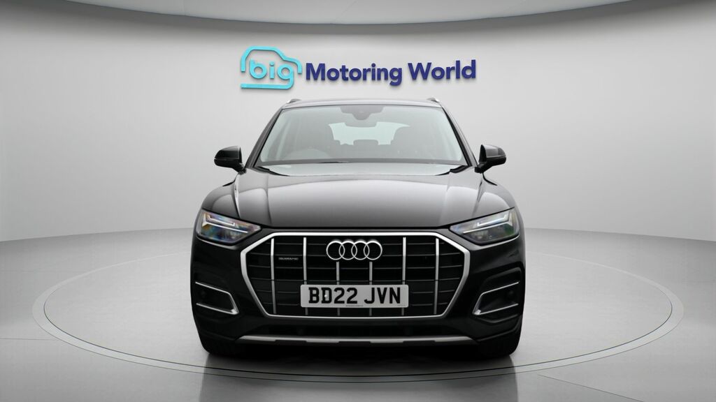 Audi Q5 Sport Black #2